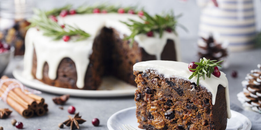 Dnešek patří ovocnému dortu: Proč se tento tradiční dezert nikdy neobešel bez kvalitního alkoholu?