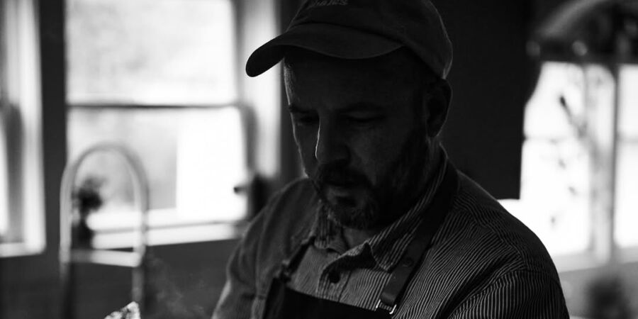 „Zaříkávač zeleniny“ Joshua McFadden a jeho geometrie salátu, který vás konečně zasytí