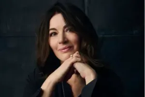 Jídlo jako zdroj výčitek? Nigella Lawson učí, jak změnit vztah k jídlu a přestat se trestat za potěšení