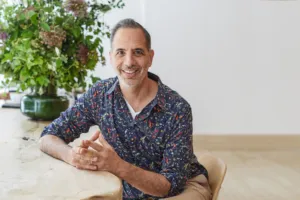 Šéfkuchař Yotam Ottolenghi ukazuje, proč nás typická zimní jídla unavují – a jak to změnit