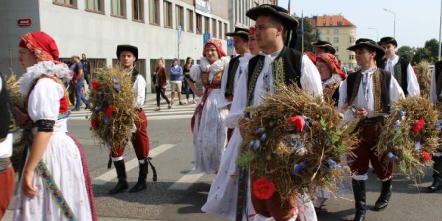 DOŽÍNKY NA LETNÉ 2024 jako setkání městské veřejnosti s českými potravinami