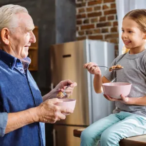 Rodinné recepty nejsou svaté písmo: Proč může stejný jídelníček jednomu dítěti prospívat a druhému škodit?