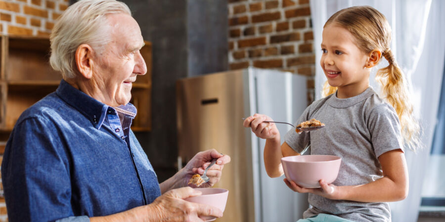 Rodinné recepty nejsou svaté písmo: Proč může stejný jídelníček jednomu dítěti prospívat a druhému škodit?