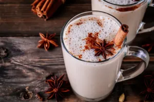 Chai latte může být zdraví přínosný nápoj, je však třeba hlídat obsah cukru