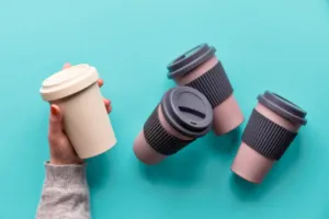 Mělo chránit planetu i zdraví, jenže selhává v obojím: Proč je bambusové nádobí na black listu?