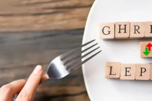 Ghrelin a Leptin: Souboj hormonů, které v lednu sabotují vaši pevnou vůli