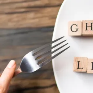 Ghrelin a Leptin: Souboj hormonů, které v lednu sabotují vaši pevnou vůli