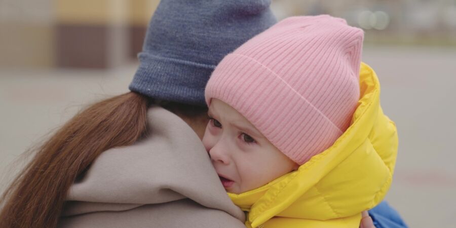 Emocionální zavazadlo z domova: Už děti předškolního věku trpí úzkostmi, které na ně přenášejí rodiče