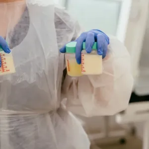 Lze se spolehnout na kojeneckou výživu? I u přísně kontrolované potraviny se nacházejí závadné šarže