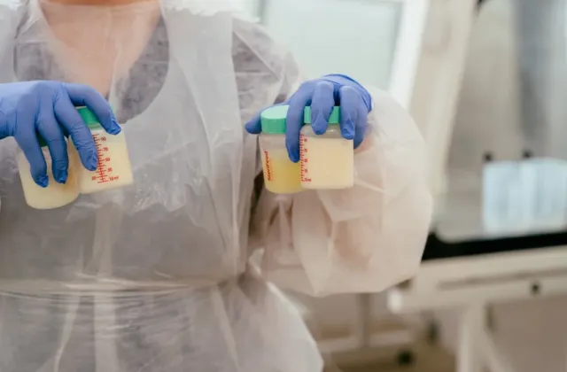 Lze se spolehnout na kojeneckou výživu? I u přísně kontrolované potraviny se nacházejí závadné šarže