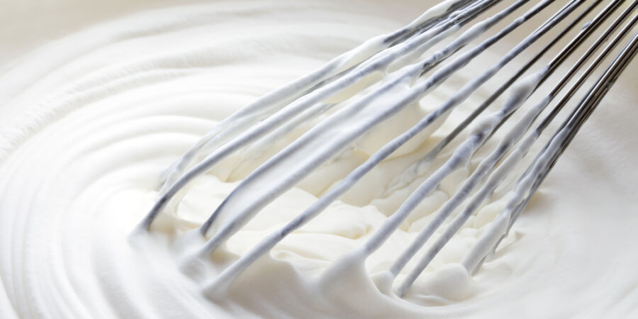 Dnešek patří šlehačce: Proč bez vysokého obsahu tuku nikdy nebude „fungovat“?