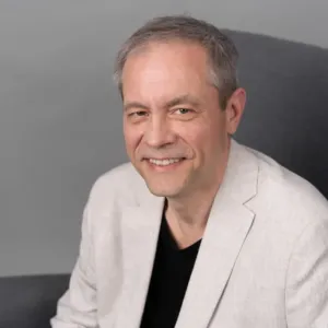 Nová pyramida: Omezte vysoce zpracované potraviny, cukry a rafinovanou mouku, radí specialista na výživu Rudolf Pohl