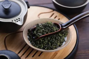 Tieguanyin: Mezi mýtem o opičím sběru a realitou nejvzácnějšího čaje světa