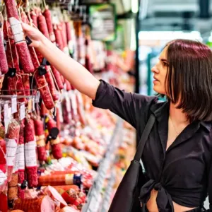 Inspekce odhalila falšování masných výrobků: Dovozové speciality z Itálie a Polska pochybné kvality