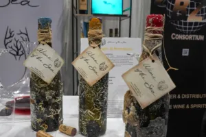 Ochutnali jsme chilské víno, které zrálo 20 metrů pod hladinou: Experiment, který mění pohled na zrání vína