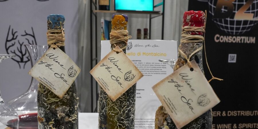 Ochutnali jsme chilské víno, které zrálo 20 metrů pod hladinou: Experiment, který mění pohled na zrání vína