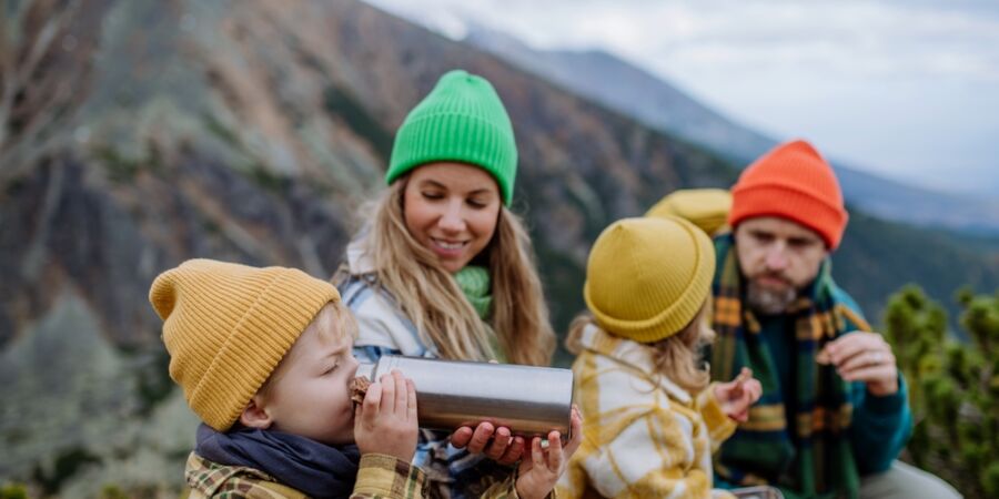Ideální svačinky na svah, tipy na jarní prázdniny: Jak nakrmit malé lyžaře bez cukrového „dojezdu“