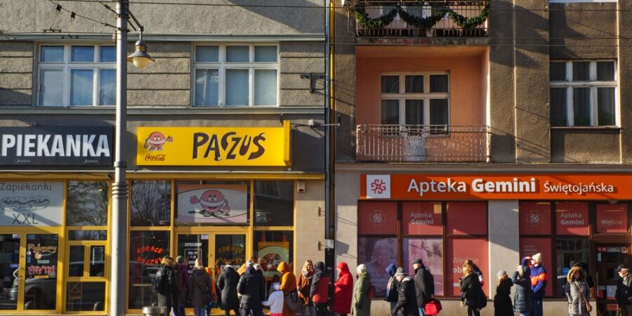 Poláci slavili Tučný čtvrtek: Fronty před pekárnami a sta miliony spořádaných koblih