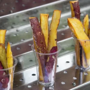 Fialové batáty jako cesta k dlouhověkosti? Tvoří až 70 % jídelníčku země s vysokým podílem stoletých lidí