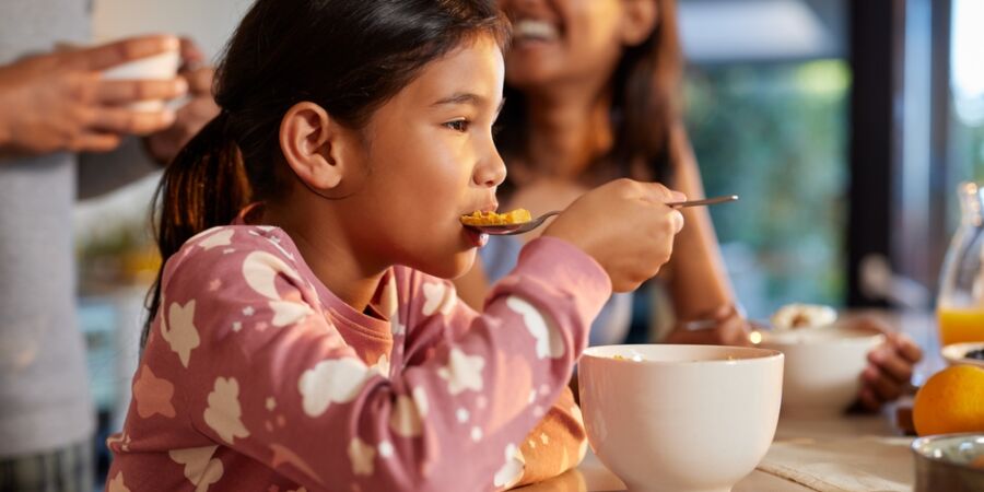 Skrytý hlad v éře hojnosti: Děti mohou nutričně strádat i u plných stolů
