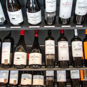 Nealkoholická vína přestávají být „tichou volbou“: Na veletrhu Wine Paris už dostala vlastní jeviště