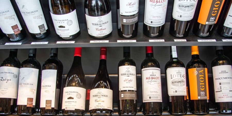 Nealkoholická vína přestávají být „tichou volbou“: Na veletrhu Wine Paris už dostala vlastní jeviště