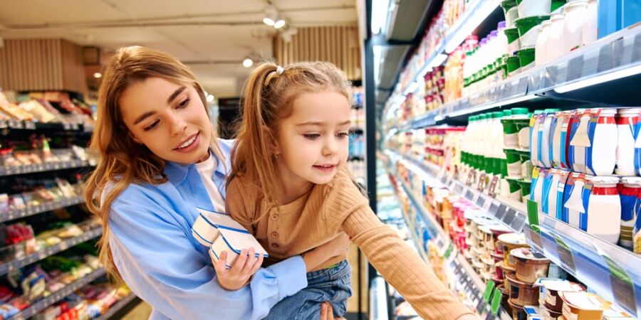 Cukrová bomba s hezkým obrázkem: „Dětský“ jogurt mnohdy víc škodí, než prospívá