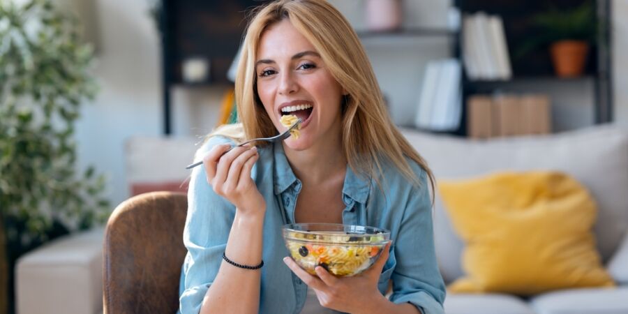 Neurobiologie sacharidů: Proč těstoviny v biometrických testech vítězí nad endorfiny ze sportu?