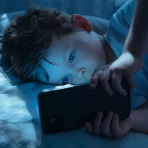 Strážci dětského pohledu: Nechte děti mlsat nutriční štít proti digitálnímu smogu