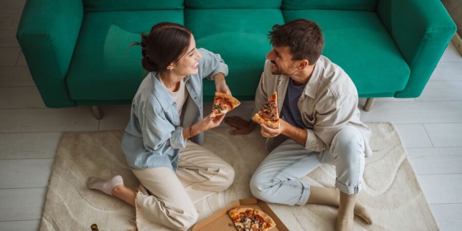 Dnes slaví pizza: Proč je podle vědců nejnávykovějším pokrmem planety a kdy ji i výživáři berou na milost?
