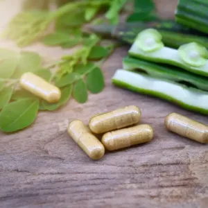 Pozor na moringu z dovozu! Obsahuje bakterie rodu Salmonella odolné vůči antibiotikům