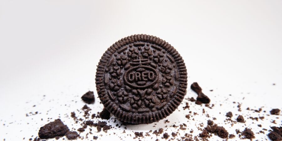 Rozdělit, olíznout a omlékovat: Oreo není obyčejná sušenka, dnes slaví svůj den