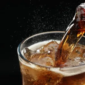 Cola není všude stejná: Nejlepší mají v Japonsku, thajská vám přilepí jazyk k patru – a jak si vedly ty evropské?