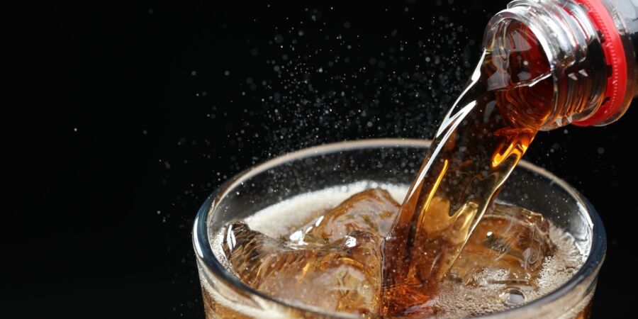 Cola není všude stejná: Nejlepší mají v Japonsku, thajská vám přilepí jazyk k patru – a jak si vedly ty evropské?