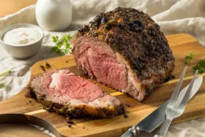 Královská pečeně s rodokmenem: Prime rib ovládl světovou gastronomii a dnes slaví svůj den