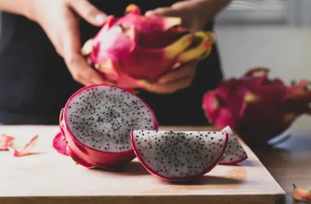 Konec vitamínového mýtu: Nutriční specialistka vysvětluje, proč nablýskaná exotika prohrává s českou zeleninou