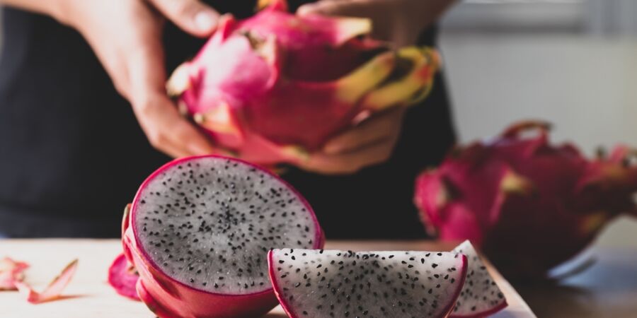 Konec vitamínového mýtu: Nutriční specialistka vysvětluje, proč nablýskaná exotika prohrává s českou zeleninou