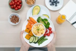 Neexistuje jeden správný jídelníček: Odbornice vysvětluje, proč většina lidí začíná špatně