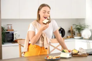 Mýtus o šesté hodině: Pečivo večer není dietní hřích, proč se nemusíte bát krajíce chleba k večeři?