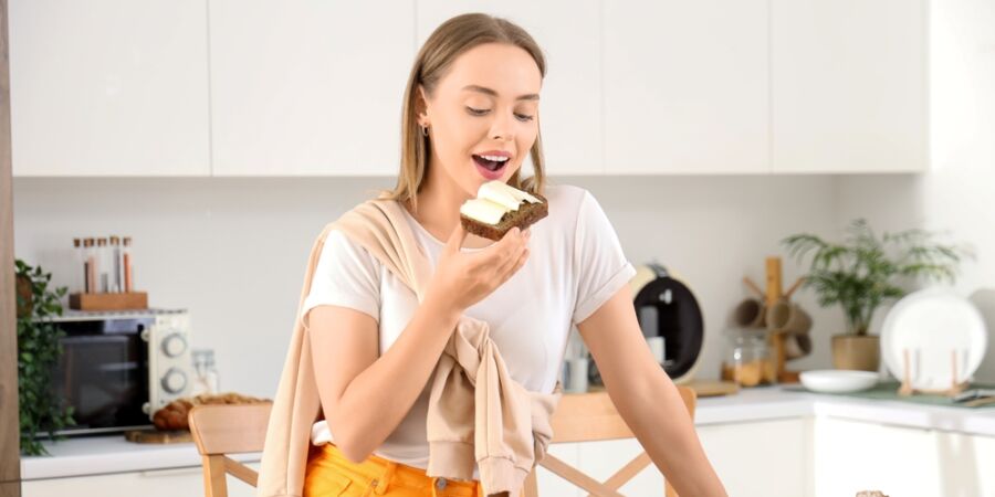 Mýtus o šesté hodině: Pečivo večer není dietní hřích, proč se nemusíte bát krajíce chleba k večeři?