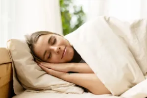 Vaše ráno začíná už večer: Tyto potraviny mohou rozhodnout o kvalitě spánku