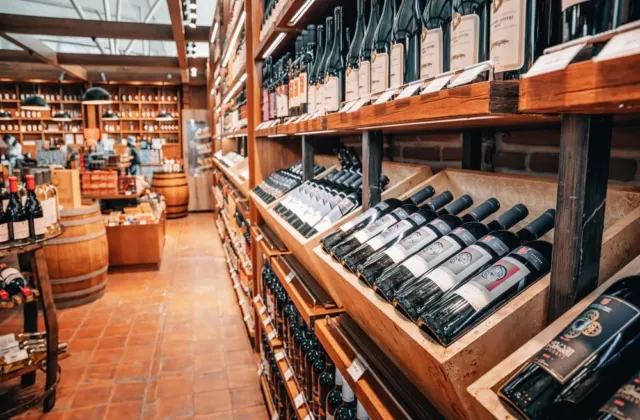 Falšování vína stále není stínem minulosti: Inspekce odhalila praktiky, které ničí důvěru i trh