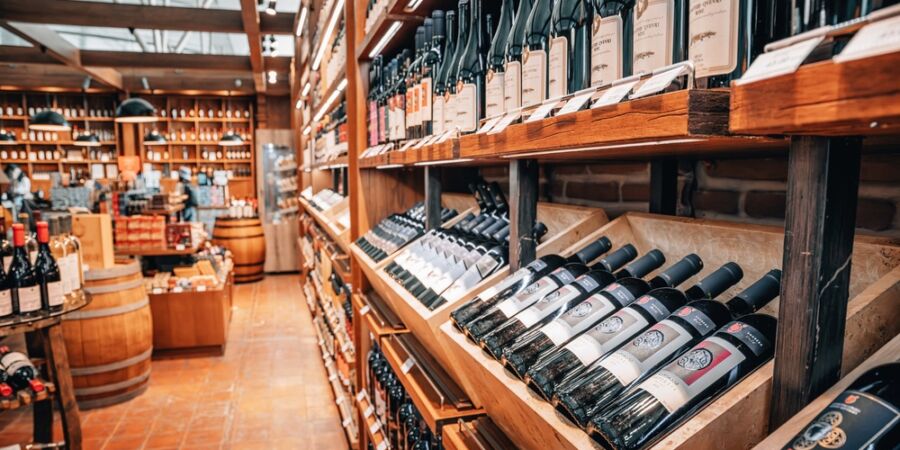 Falšování vína stále není stínem minulosti: Inspekce odhalila praktiky, které ničí důvěru i trh