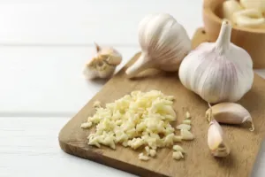 Dnešní den patří česneku: Vsaďte na kvalitu od lokálního pěstitele