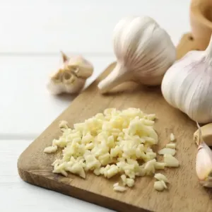 Dnešní den patří česneku: Vsaďte na kvalitu od lokálního pěstitele