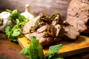 Máta nepatří jen do mojita: Využijte její sílu v omáčkách i marinádě