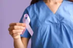 Je Světový den rakoviny vaječníků: Takzvaný syndrom malé sukně může varovat