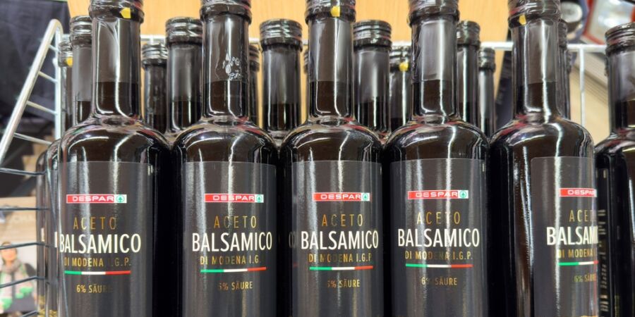 Genius loci v kapce sirupu: Proč pravé italské balzamiko chutná jako historie sama? Je to i o tajemství sedmi dřev