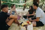 Piknik vás může stát zdraví i tisíce korun: Stačí špatně uložený salát, gril u lesa nebo deka na zakázaném místě