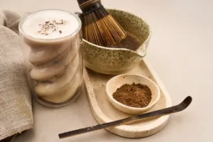 Hojicha jako cesta ke klidu a vnitřní rovnováze: Dark matcha pomáhá odbourávat stres a podporuje spánek